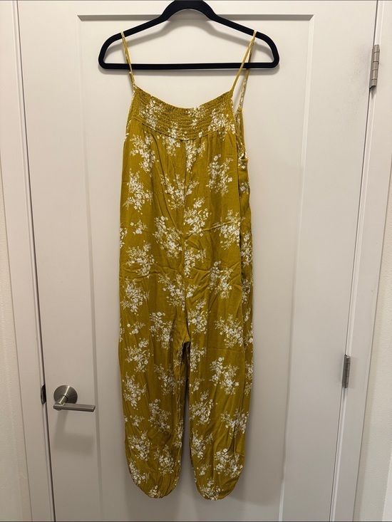 Ces Femme Pants - Ces Femme Lightweight Floral Smocked Jumpsuit. M. GUC!